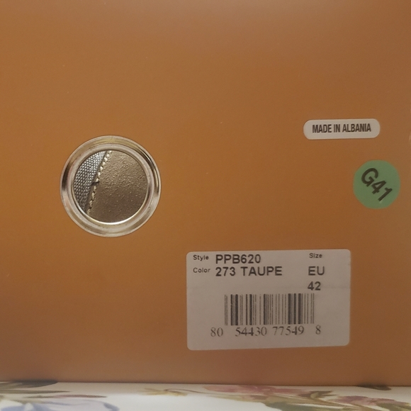 NEW CafeNoir Khaki Low Top Sneakers size 9 - Picture 4 of 8